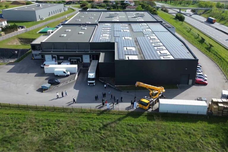 stiplastics bonhomme batiment extension metallique batiment industriel stockage