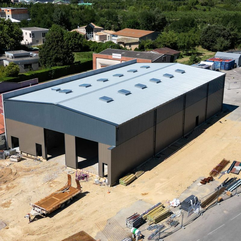 Dans le cadre d’un projet pour Les Courriers Rhodaniens, Bonhomme Bâtiment est intervenu pour la construction d’un bâtiment situé à Saint-Péray (07).
