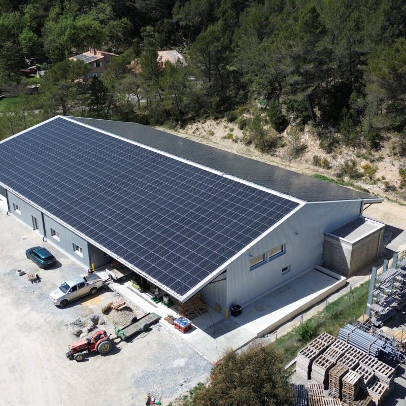 Bonhomme Bâtiment est intervenu pour la construction d'un bâtiment process (moulin et confiserie) de 1 700 m² à La Penne-sur-l'Ouvèze (26), pour le compte de Fayant Frères.