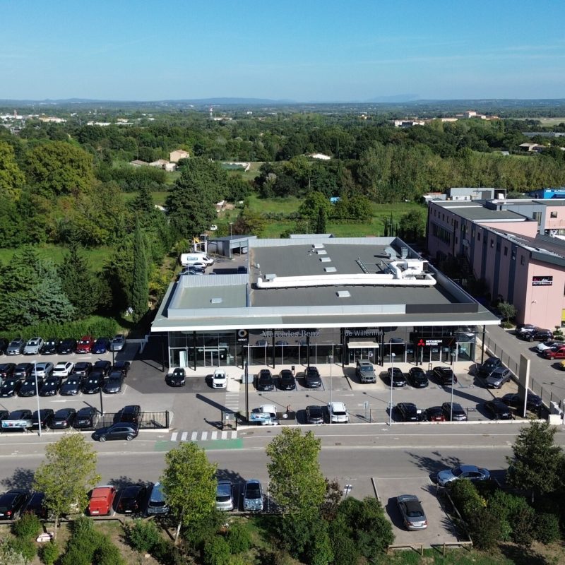 Dans le cadre d’un projet pour Mercedes DeWillermin, Bonhomme Bâtiment est intervenu pour l’extension d’un hall d’exposition situé à Salon de Provence (13).