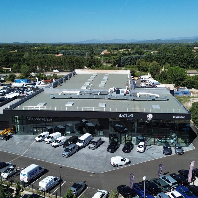 Bonhomme Bâtiment est intervenu en tant que contractant général pour la rénovation d’un bâtiment existant à Cavaillon (84), destiné à Mercedes Benz.