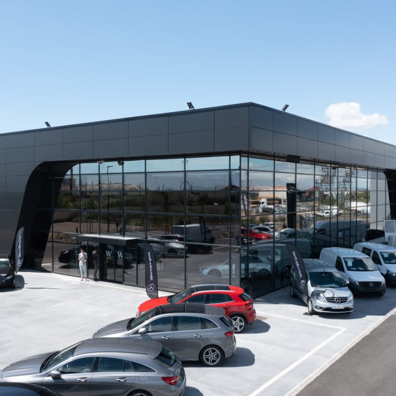 Bonhomme Bâtiment est intervenu en tant que contractant général pour la construction d’une concession automobile située à Sète (34).