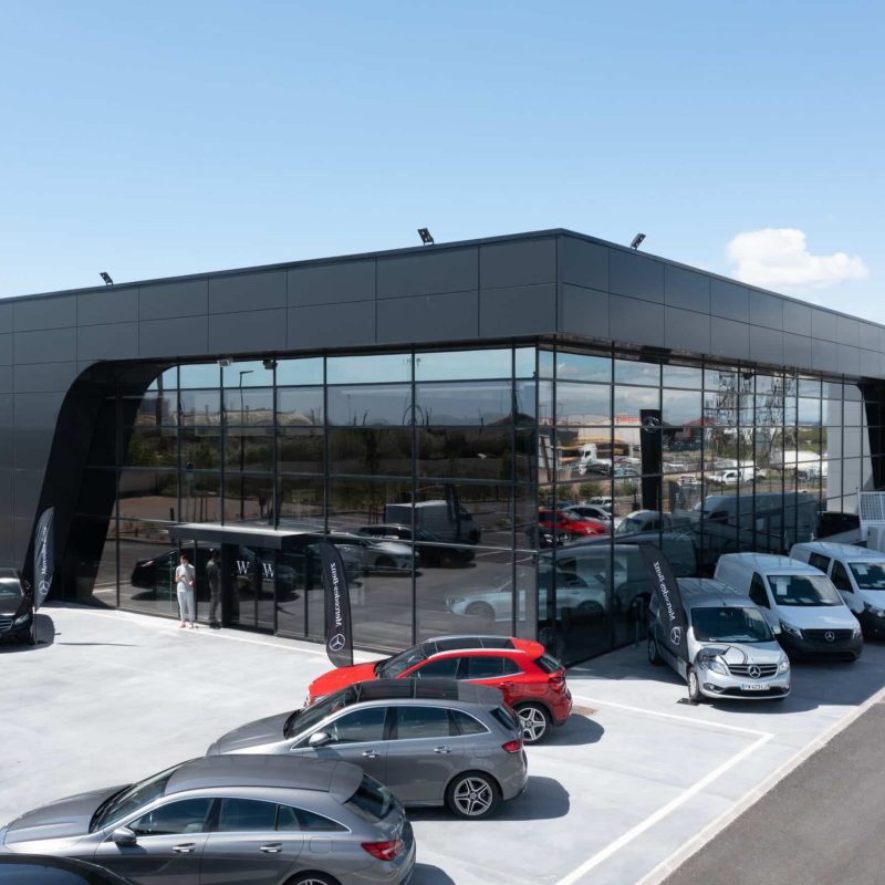 Bonhomme Bâtiment est intervenu en tant que contractant général pour la construction d’une concession automobile située à Sète (34).