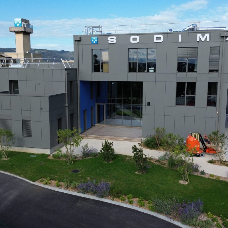 Bonhomme Bâtiment a réalisé les travaux de charpente métallique, de couverture et de bardage pour l'extension des bureaux de l'entreprise Sodimas.